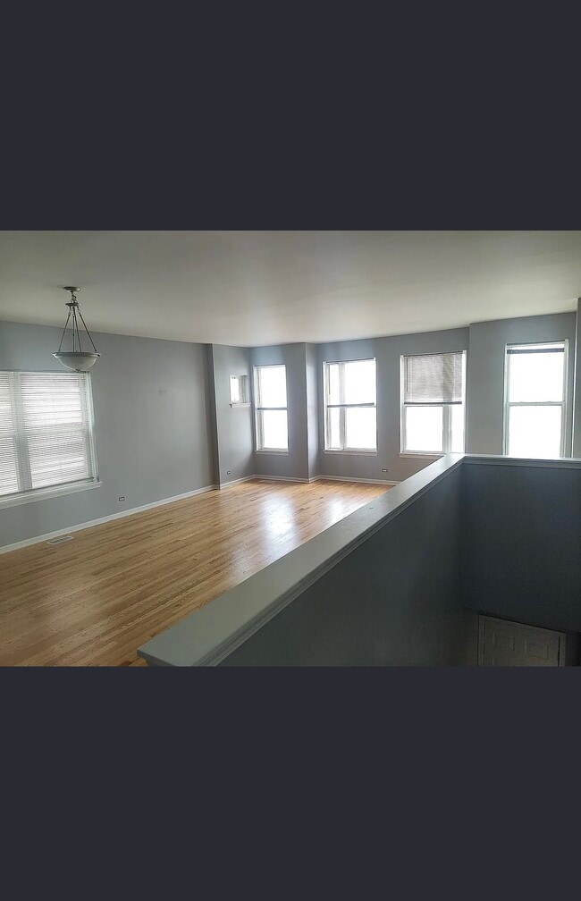 Photo - 1900 N Laramie Ave Unidad B