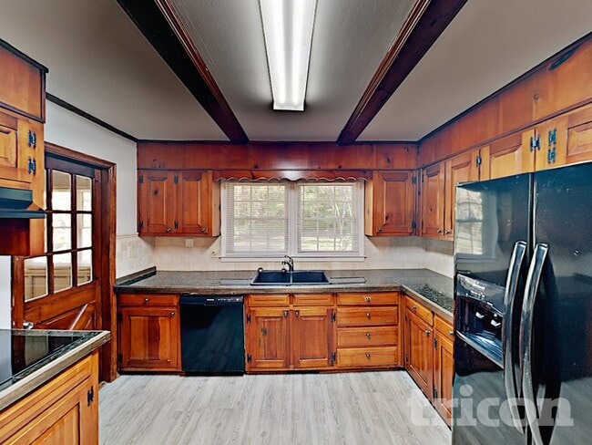 Photo - 1606 Huntington Dr