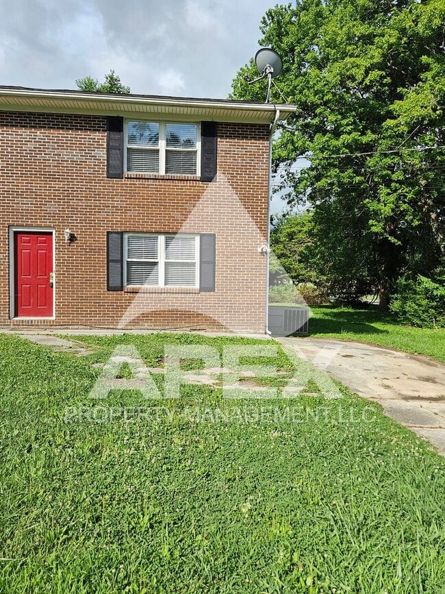 Building Photo - Pinewood Drive Unit 2351 Pinewood