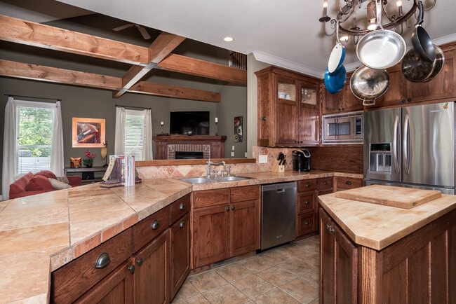 Photo - Lake Avalon Frontage