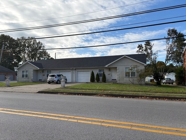 Building Photo - Vienna Beauty Unit Apt A