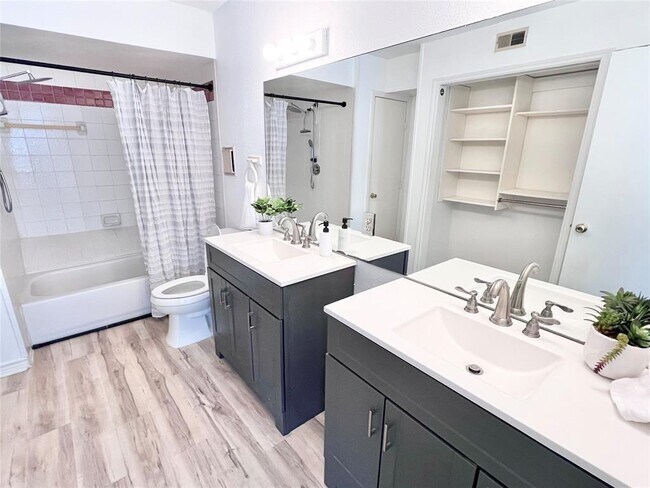 Photo - 2450 Wickersham Ln Unit 106