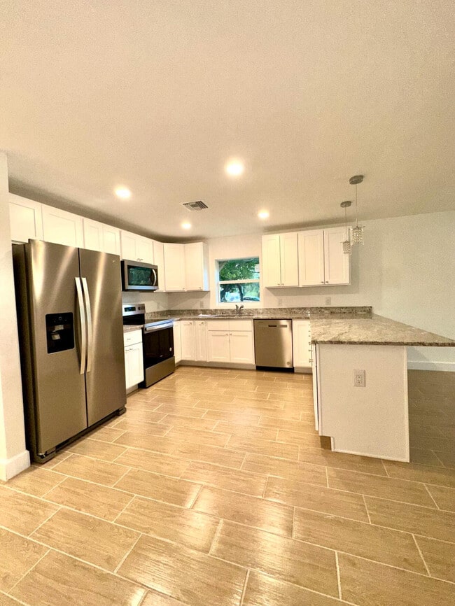 Photo - 2110 Palm Ave