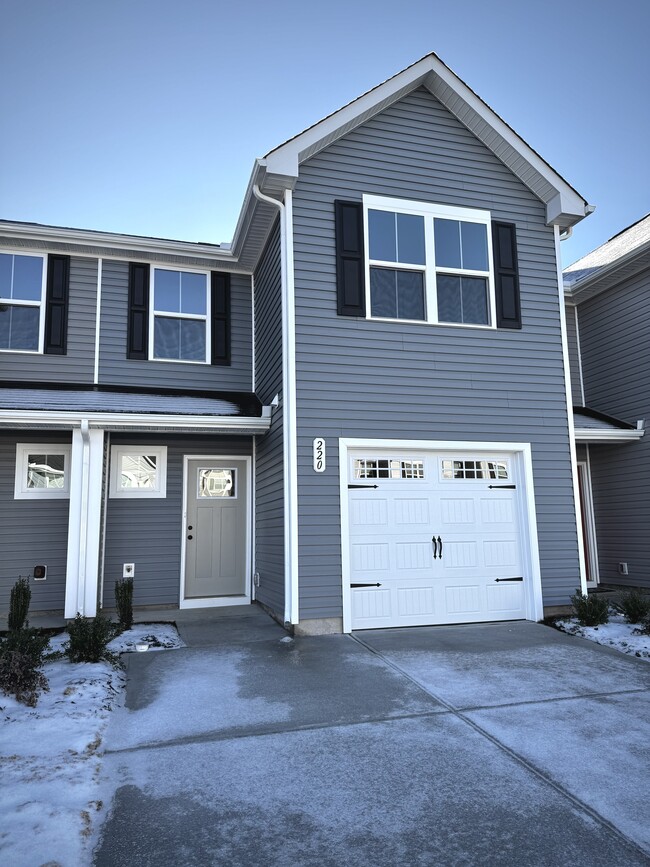 Photo - 220 Sarnesfield Way Townhome