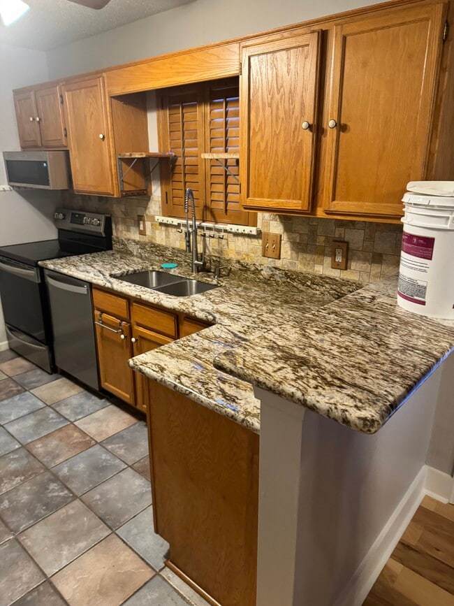 Photo - 2950 Meadowlark Ln