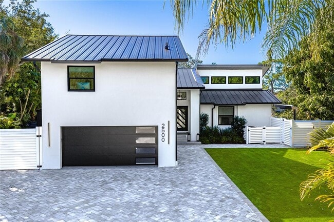 Photo - 2500 Monterey St