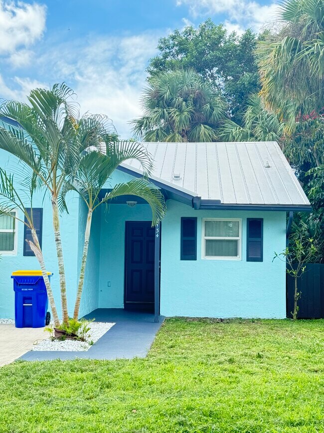 Photo - 2134 NE Pelican Ter