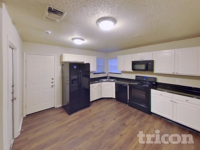 Photo - 602 Snapdragon Trail