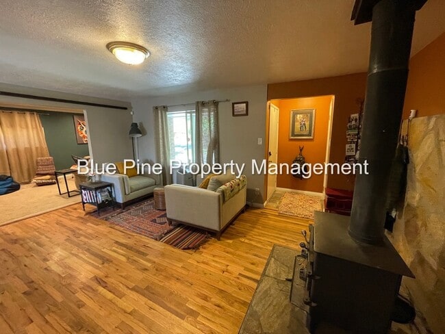 Photo - 455 Linden Dr