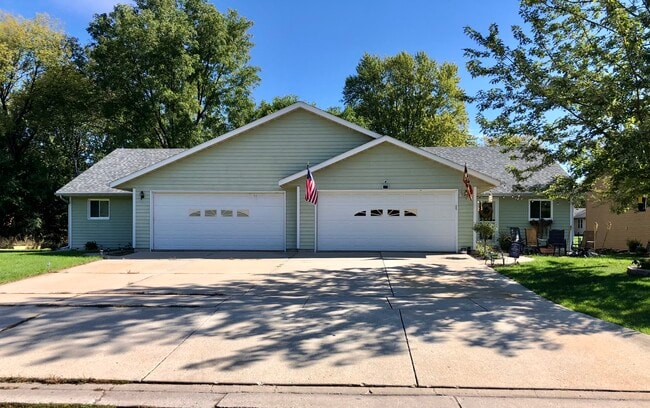 Photo - 1210 -1212 Prairie Ave