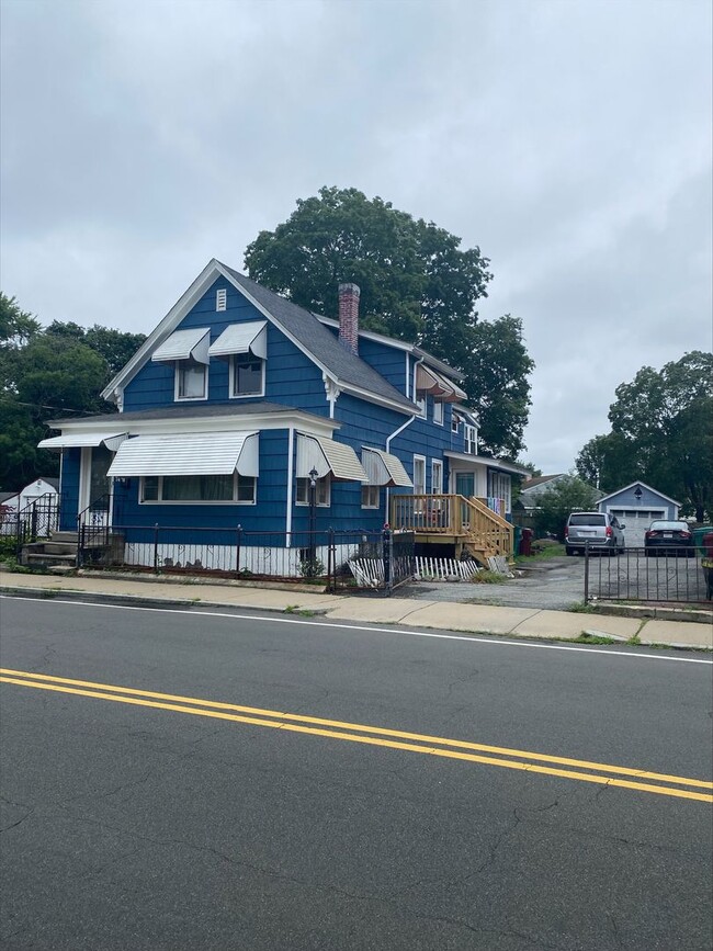 Building Photo - 74 Carlisle St Unit 1