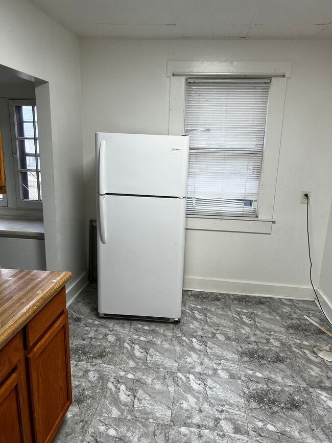 Photo - 19 E James St Unit 1