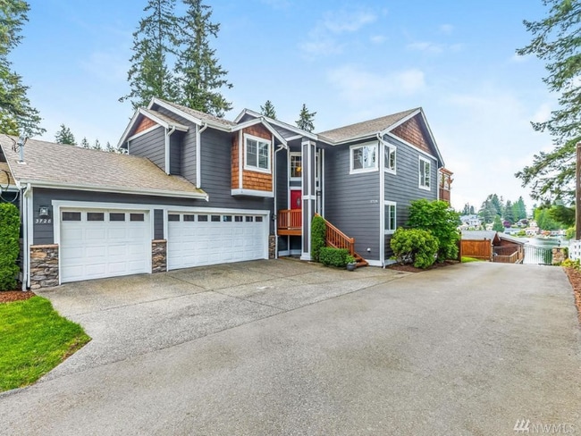 Photo - 3728 Serene Way