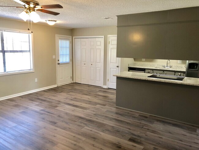 Photo - 3206 Kings View Ct
