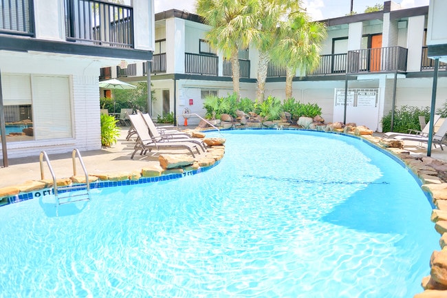 Community Pool - The Vintage Rental