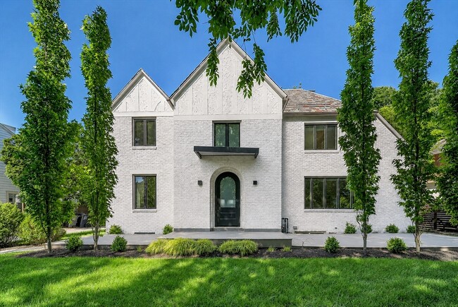 Building Photo - 59 Fresh Pond Ln