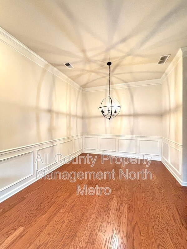 Photo - 421 Parkstone Dr