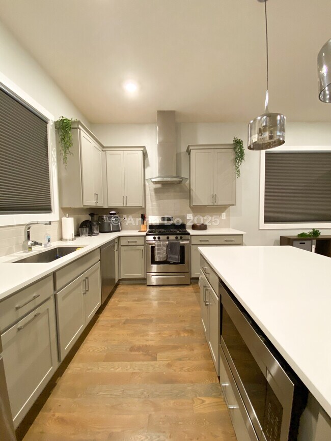 Photo - 809 21st Ave N