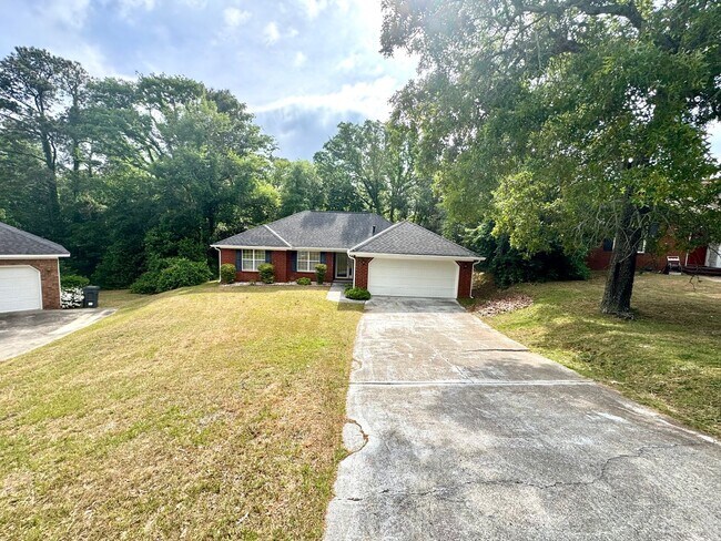 Photo - Your Private Retreat 3 Bedroom 2 Bath RentalAwaits!