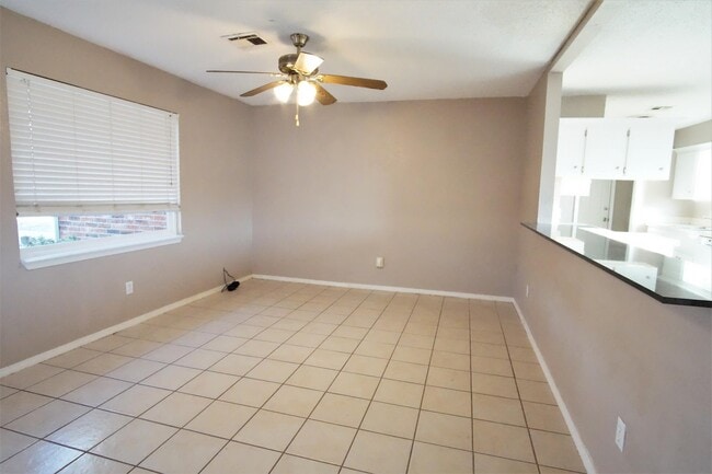 Photo - 3108 Gwendolyn Ln