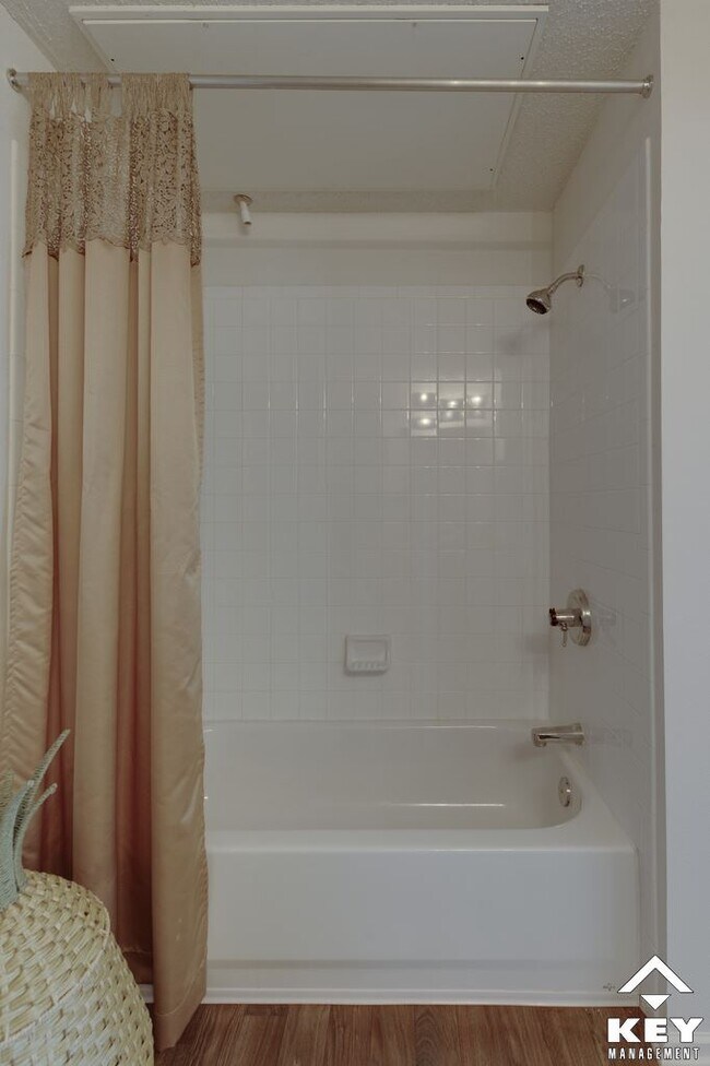 La Crosse Apartments Wichita, KS