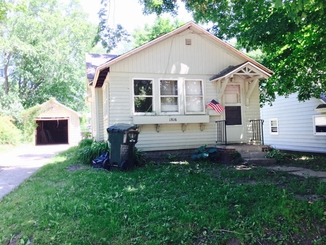 Photo - 1816 Walnut St