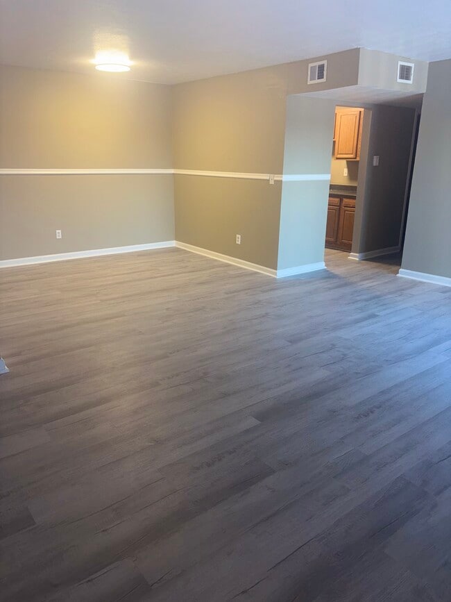 3 Bedroom 1.5 Bath Living room/ Dining Room