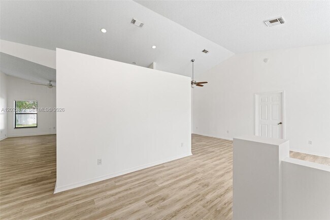 Photo - 3561 SW Carmody St