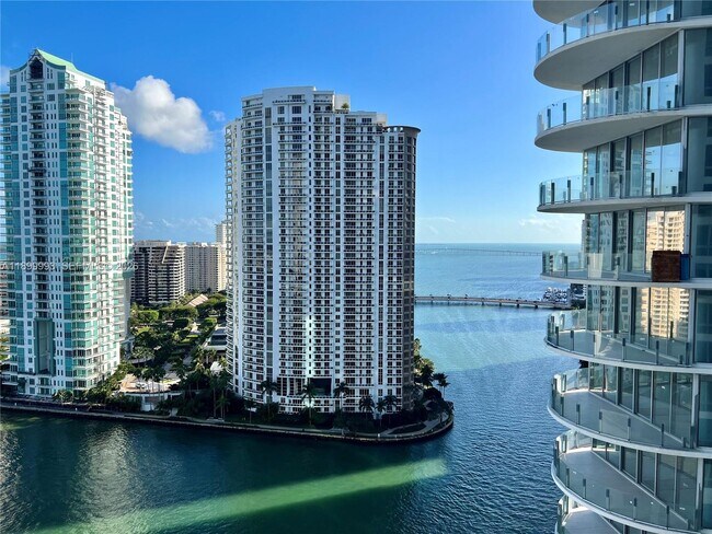 Building Photo - 300 S Biscayne Blvd Unit 2006