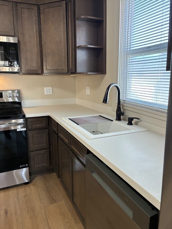 Photo - 910 Conant Ave