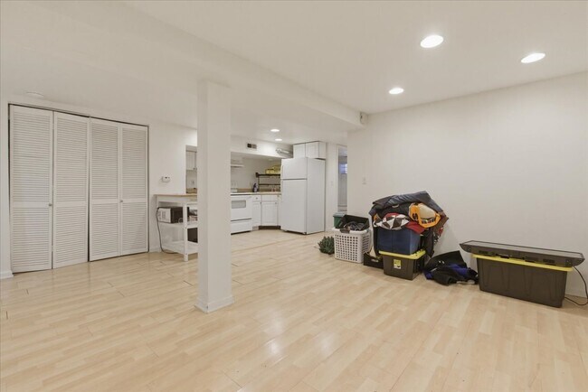 Photo - 3716 N Wayne Ave Unit G