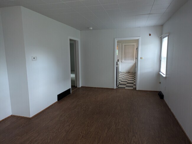 Living Room Looking to Kitchen - 2038 Shingletown Rd