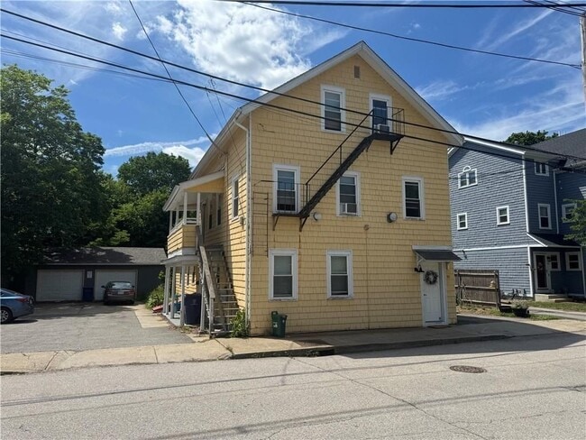Building Photo - 91 Duke St Unit 3