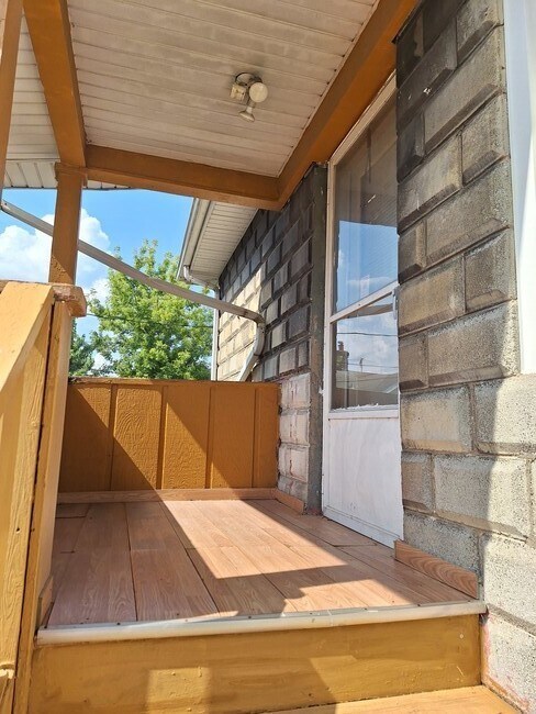 Photo - 627 Douglas Ave