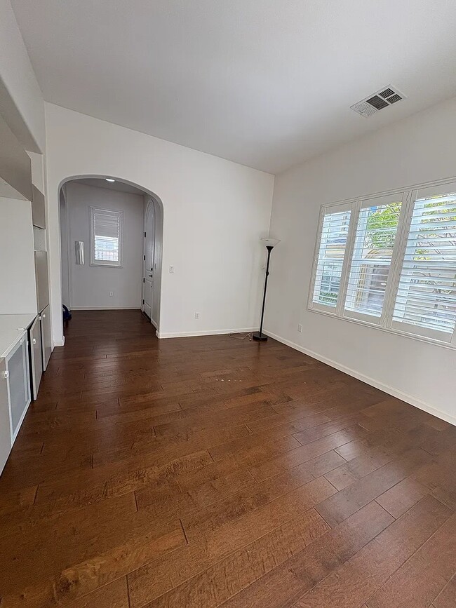 Photo - 1016 Applewood Dr