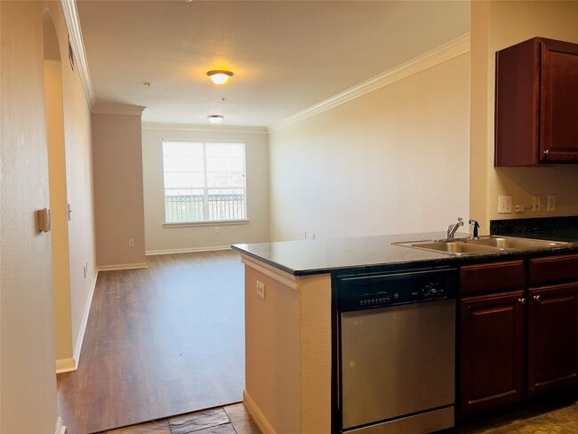 Photo - 7575 Kirby Dr Unit 3403