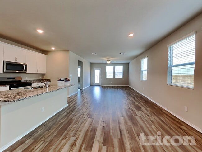 Photo - 5100 Saddle Clb Dr