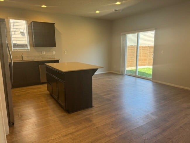 Photo - MOVE IN SPECIAL $1000 OFF FIRST MONTH'S RE...