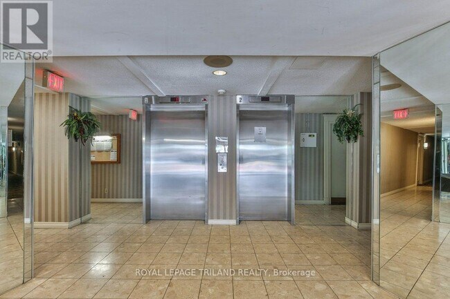 Photo - 570 Proudfoot Ln Unit 907
