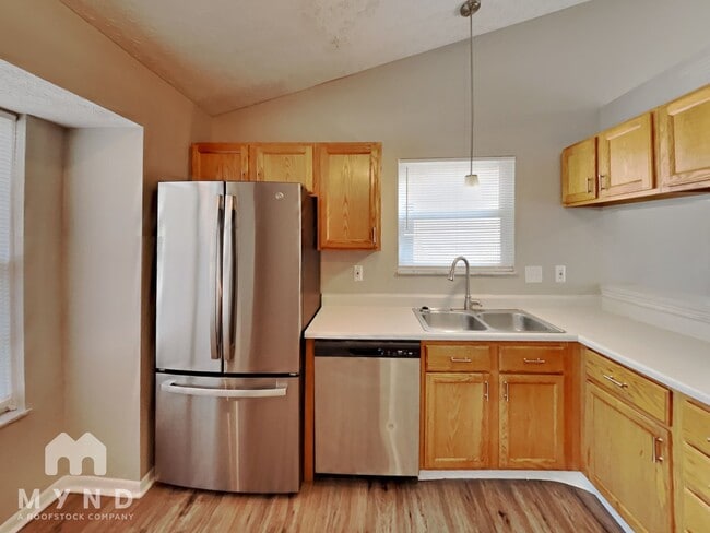 4216 Crosspointe Dr