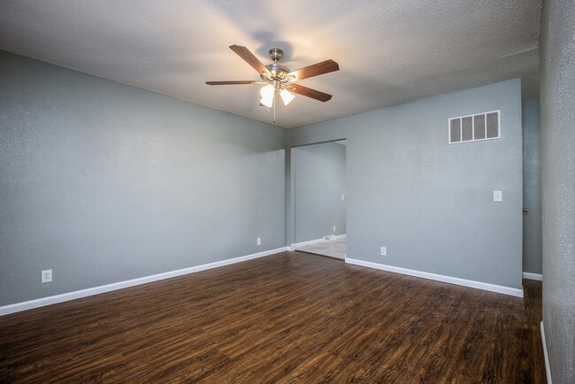 Photo - 514 NE Corder St