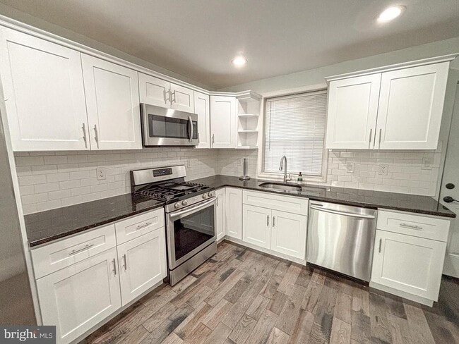 Photo - 1135 S Mole St