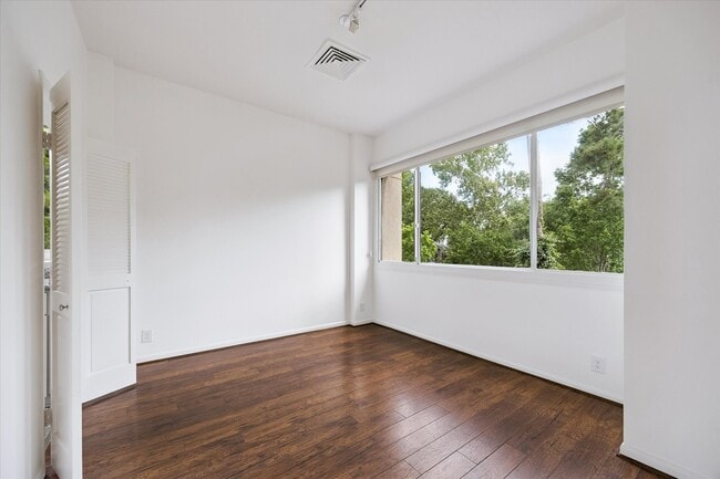 Photo - 49 Briar Hollow Ln Unidad 101