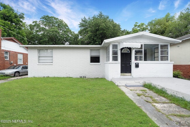 Photo - 1321 W 12th St Casa