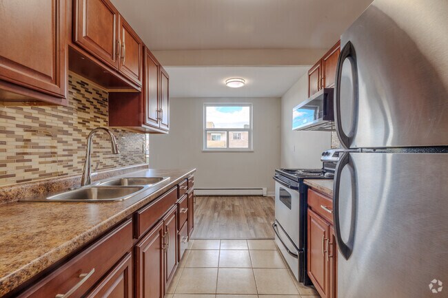 1BR 1BA - 607 SF - Kitchen