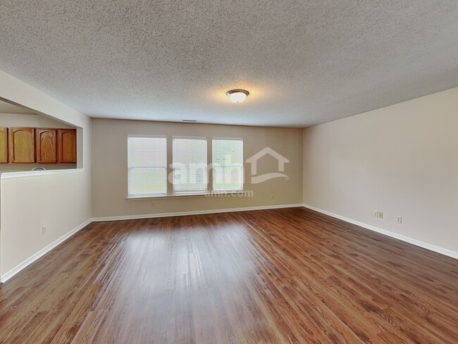 Photo - 707 Heartland Dr