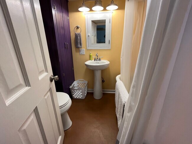 Photo - 416 S Commercial St