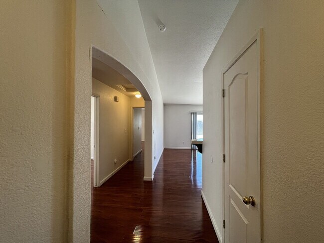 Photo - MOVE IN READY!! Apartamento