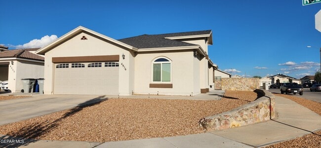 Photo - 4956 Rose Elise St