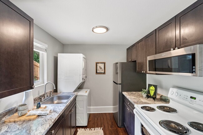 Photo - 3226 Halverson Ave